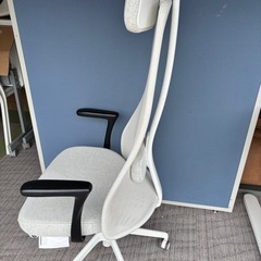  オフィスチェア アームレスト付き
の画像