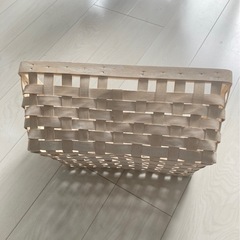 IKEA  木製バスケット ホワイト カゴの画像
