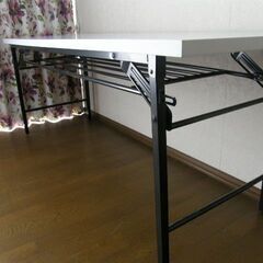 【長机_折りたたみ式】の画像