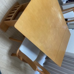 テーブル