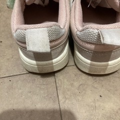 H&M 子供用スニーカー　13.5センチの画像