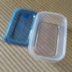 さほど使用感ないタッパーの画像