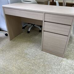 収納付きテーブル