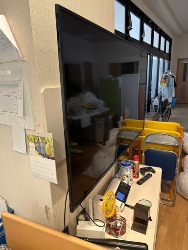 アイリスオーヤマ 65インチ液晶テレビ　壁掛け器具付き！