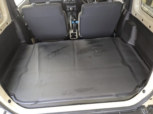 【新品・美品】新型JB64ジムニー専用パーツ７点セット❣️・シートカバー・ラゲッジマット・ドリンクホルダー・コンソールボックス・トレイ