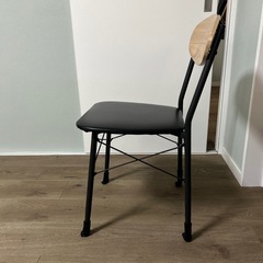 ダイニングテーブルの画像