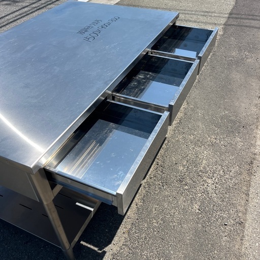 ☆中古品  タニコー両面引き出し付きステンレス作業台  1500×900×800  調理場  厨房用品  ☆ ☆中古品 タニコー両面引き出し付きステンレス作業台 1500×900×800