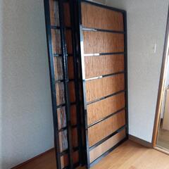 かなりレトロな引き戸