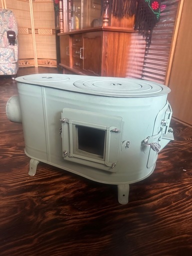 薪ストーブ（未使用、新品）新保製作所製　
