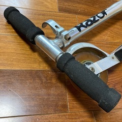 折りたたみキックボード RAZORの画像