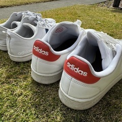 アディダス26cmスニーカー2足セットの画像
