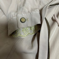 ベージュ ノーカラージャケット Mサイズの画像