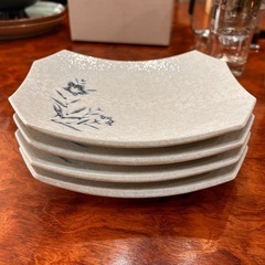 和食器　お皿　4枚の画像