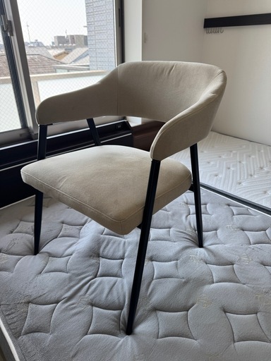 ニトリ肘付きダイニングチェア4脚