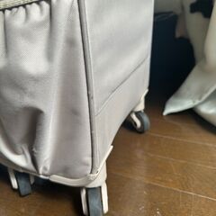 小旅行の一泊二日用◆旅行カバン・キャリー★収納ポケット多数★ベージュ色の画像