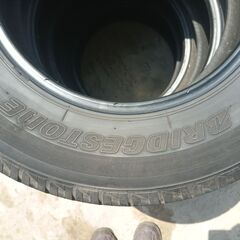 ハイエース キャラバン等 195/80R15 タイヤ ブリヂストン あげます。の画像
