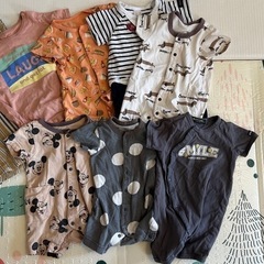 8着　
60-70半袖ロンパ