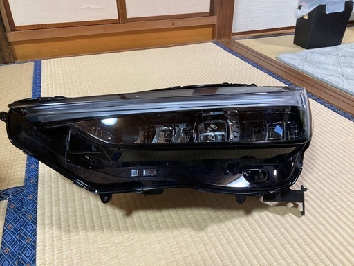 RV5ヴェゼル　左ヘッドライト