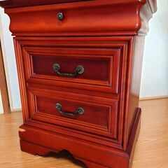 ベッド横チェスト（サイドテーブル）