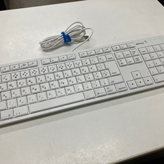☆値下げ☆A2504-122 BUFFALO Mac用キーボード BSKBM01WH 年式表記無し Windowsでキーが打てる事は確認していますがMacでは試していません 箱・説明書・ドライバーCD-ROM付き 中古美品の画像