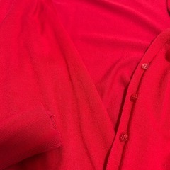 赤 長袖 カーディガンの画像