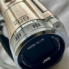 【美品】《JVC KENWOOD》ビデオカメラ EVERIO GZ-E565 内蔵メモリー32GB ピンクゴールド ハンディカムの画像
