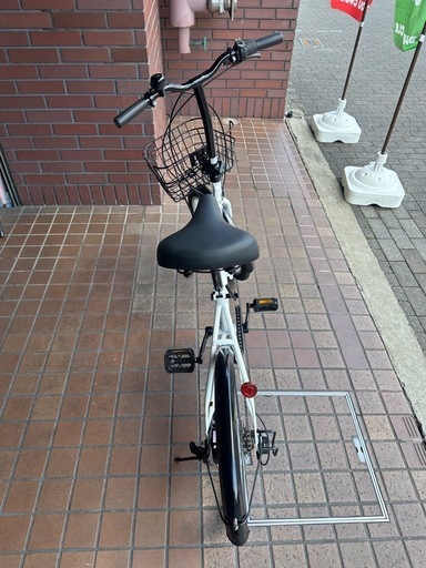 ★美品★20インチ　外装6段変速　カゴ付き折り畳み自転車　ホワイト