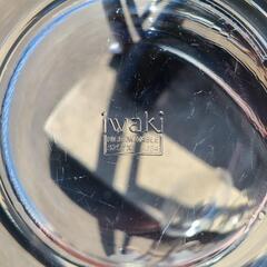 ガラスボール　4個　IWAKI　内径23cmの画像