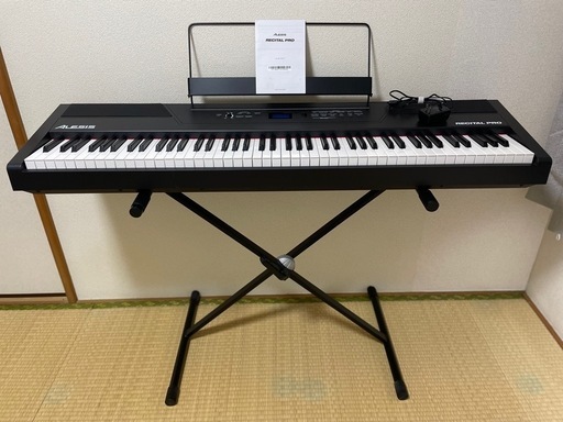 Alesis 電子ピアノ 88鍵盤 ウェイティッドハンマーアクション鍵盤 レッスン機能 録音機能 液晶画面 Recital Pro