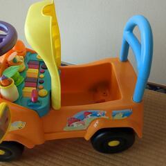 子供　乗り物　車の画像