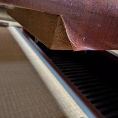 高さの変えられるテーブル（ディノス）の画像