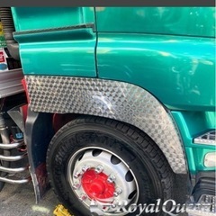 いすゞ　ギガ　オーバーフェンダーパネル　ウロコの画像