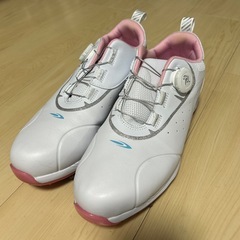 ゴルフシューズ