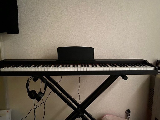 受け渡し予定者決定済み　最終値下げ！　転居のため今週一杯で取下げます　電子ピアノ　88鍵盤