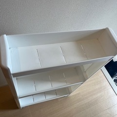隙間ラックの画像