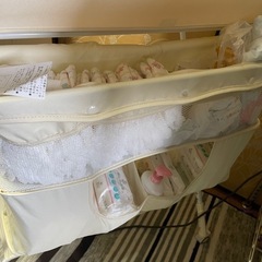 オムツ交換台の画像