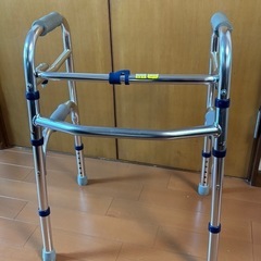 介護用歩行器(折りたたみ式)