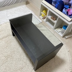 ガラステーブルの画像