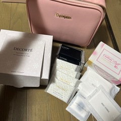 メイクポーチとコットン類セット
