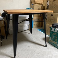 リビングテーブル