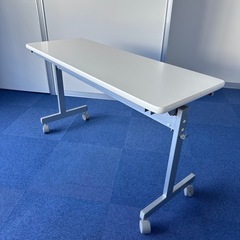 【引取先決まり済み】会議用テーブル 2人掛け 折りたたみ式/キャ...