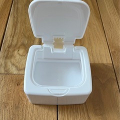 セリア　ワンプッシュ小物ケースの画像