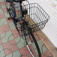 自転車 紺　6段階変速の画像