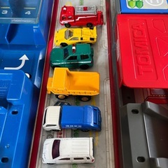 トミカおでかけバック(赤)車付きの画像