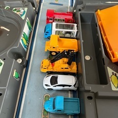 トミカおでかけバック(青)車付きの画像