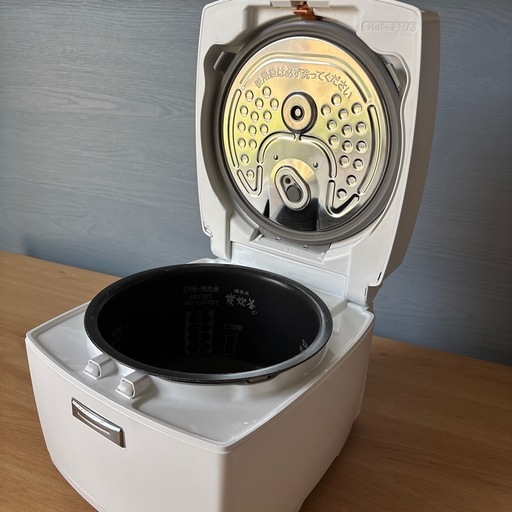 三菱IHジャー炊飯器(家庭用) 三菱電機 三菱IHジャー炊飯器 炭炊釜5.5合 NJVE10F‐W — nmo