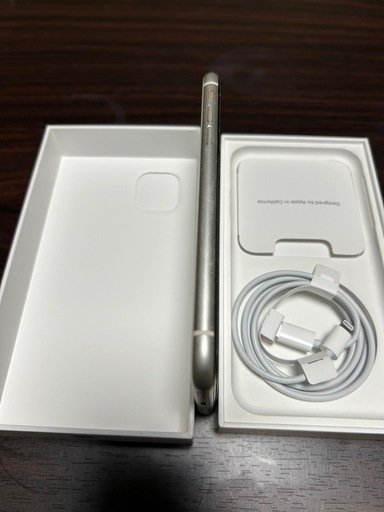 【美品・箱あり】iPhone 11 64GB（人気のホワイト❗️）