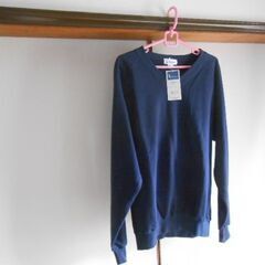 未使用のトレーナー２着セット（紺・白）Ｌサイズ　の画像