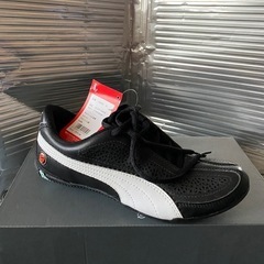 プーマストライクレディーススニーカーの画像
