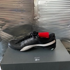 プーマストライクレディーススニーカーの画像